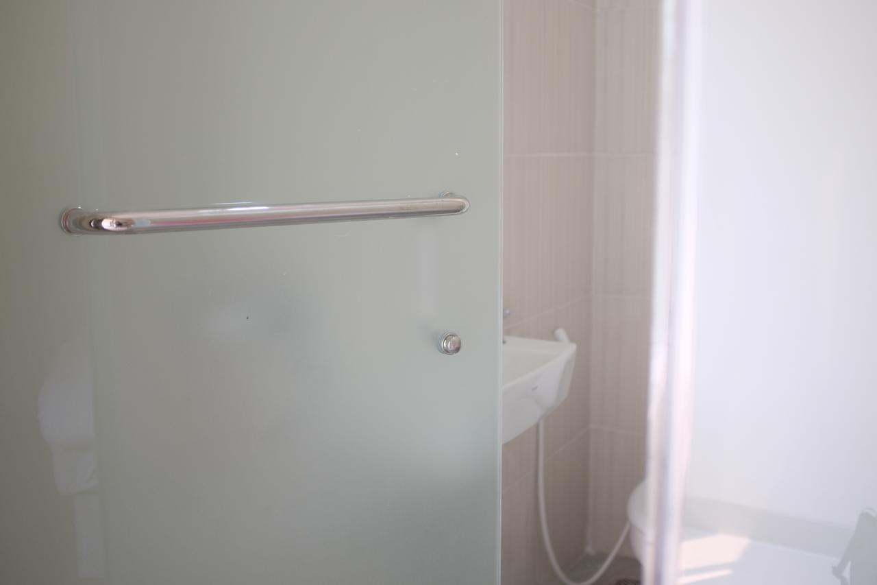 Reddoorz Plus Near Mall Ciputra Jakarta Exterior foto